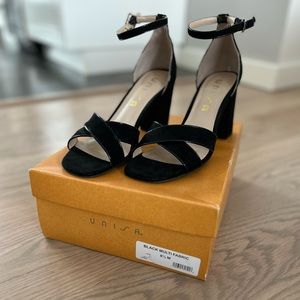 Women’s black shoes 8.5